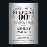 サプライズ90th誕生日パーティー – シルバー 招待状<br><div class="desc">90th Birthday Party Invitation（誕生日パーティーへの招待）シルバーシンプルとブラックのデザインの上品な。銀箔のパタフェイクーンとスクリプトエレガントフォントを搭載。男性または女性のための驚きの日のお祝い。どんなカスタマイズ年にも入る事ができる！</div>