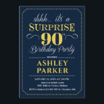 サプライズ90th誕生日パーティー – 海軍金ゴールド 招待状<br><div class="desc">90th Birthday Party Invitation（誕生日パーティーへの招待）ネイビーシンプルブルーとイエローの金ゴールドのデザインの古典的なクラス。機能スクスタイリッシュリプトフォント男性または女性のための驚きの日のお祝い。どんなカスタマイズ年にも入る事ができる！</div>
