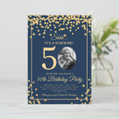 サプライズ フォト 50歳 誕生日 ゴールド グリッター ネイビー ブルー 招待状 (スタンド正面)