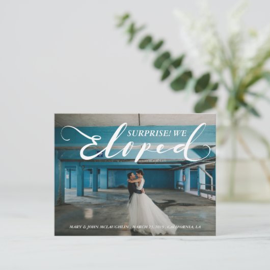 サプライズ！私たちは新婚の結婚発表を逃れた ポストカード (スタンド正面)