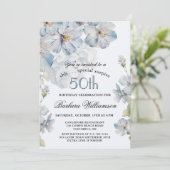 サプライズ 高級感あふれるブルーの花模様の50歳の誕生日 招待状 (スタンド正面)