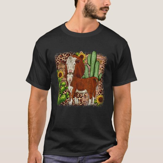 サボテンとひまわりと砂漠の牛 Tシャツ (正面)