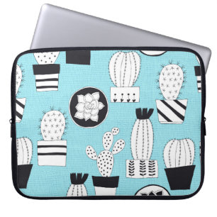 サボテンとスキュルを使った手描きのシームレスな模様 ラップトップスリーブ