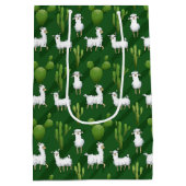 サボテンの分野のかわいく白いラマ ミディアムペーパーバッグ (裏面)