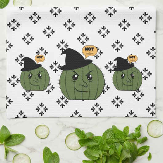サボテンの魔女"Not a Hugger"ハロウィーン キッチンタオル (折り畳み)