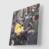 サボテンの黄色い花の春 スクエア壁時計 (傾斜)