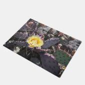 サボテンの黄色い花の春 ドアマット (アングル)