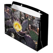 サボテンの黄色い花の春 ラージペーパーバッグ (裏面アングル)