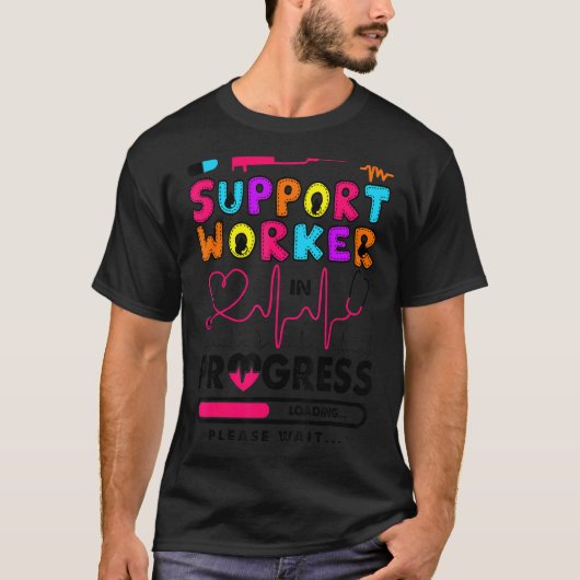サポート・ワーカー進行中の将来のナース看護 Tシャツ (正面)