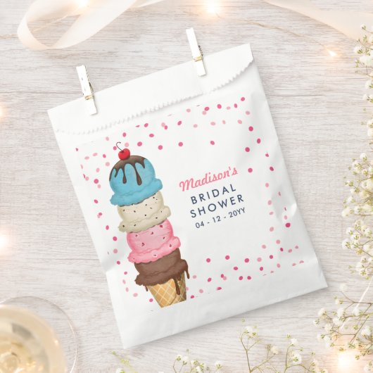 サマーアイスクリームモダンブライダルシャワー フェイバーバッグ (クリップ留めされた状態)