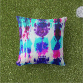 サマーアートピンクブルーカラフル絞り染めパターン アウトドアクッション (芝生)