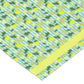 サマーイエローとシーショムブルーレモンフルーツストライプの テーブルクロス (アングル)