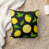 サマーイエローレモンの模様（黒） クッション (ブランケット)