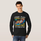 サマーキャット クールビーチの雰囲気 面白い猫好きへのギフト Tシャツ (正面フル)