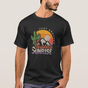サマーキャンプパーティーテキラデイジャストアタックテキーラ Tシャツ