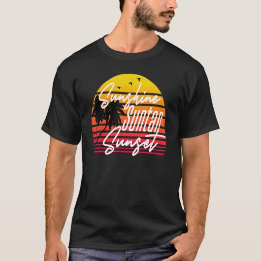 サマーサンシャインサンタンサンセットのエッセンス Tシャツ (正面)