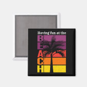 サマーバケーションおもしろいを持つビーチレトロ マグネット (正面/裏面)