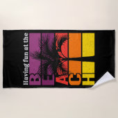 サマーバケーションヘビーズザおもしろいビーチレトロ ビーチタオル (正面)