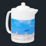 サマービーチブルーホワイト<br><div class="desc">私はインスパイアDjerba Island - Tunisiaのビーチを撮った写真を見て、このイラストレーションは柔らかいブルースや砂色の色合い、自然のままの白い白い白い人々と暮らすための生活に似ている。写真自リラックス身が青い空澄んの下の長い椅子に雲のヒントだけで…平和な脱出の真の体現。キャンバスのプリント、ポスター、屋外の枕、Tシャツや居心地の良いフード付など、さまざまなプリントオンデマンドのアイテムで利用可能。カスタマイズのサポートについては、remidevandesigns@gmail.com RemideVan©</div>