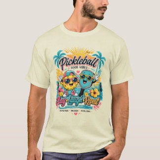 サマーピックルボールパラダイス – プレイ • 笑顔 • リピート Tシャツ