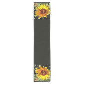サマーファームハウスイエローサンフラワーオンブラック ショートテーブルランナー (正面)