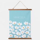 サマーホワイトコスモスフラワーズ名前をカスタムする 吊り下げ型タペストリー (正面)