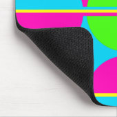 サマーライムグリーンホットピンクティール(緑がかった色)サークルストライプズ マウスパッド (コーナー)