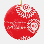 サマーレッドフラワーズハッピーバースデー名オーナメント セラミックオーナメント (裏面)