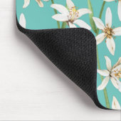 サマーレモンの花の模様オンティール（緑がかった色） マウスパッド (コーナー)