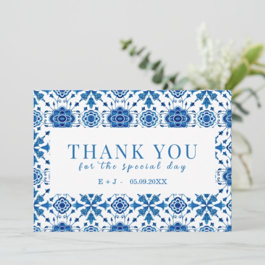 サマー地中海のモダンブルー「ありがとう」カード セーブザデート (スタンド正面)