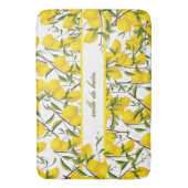 サミリーパーソナライズされたシトラスレモンツリーブランチ バスマット (正面縦)