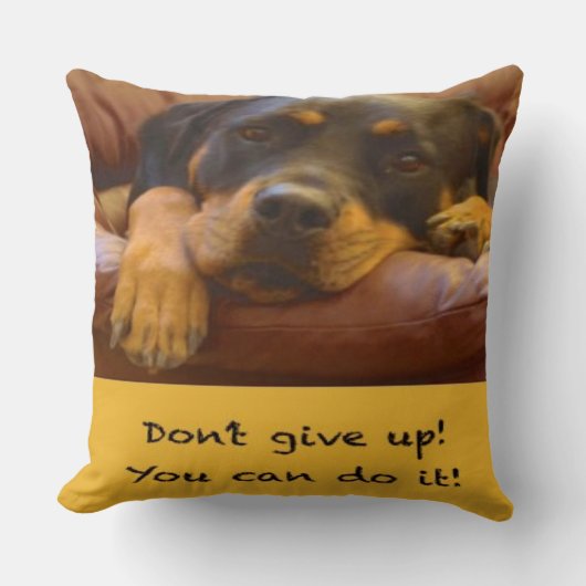 サミー・ザ・ロットワイラー・サポート・ピロー クッション (正面)