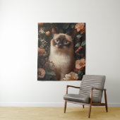 サムエサネコがバラ色の花に囲まれて タペストリー (インサイチュ)