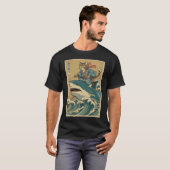 サムライ猫のサメ乗り日本風プルオーバー Tシャツ (正面フル)