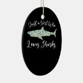 . .サメが好きな女の子 – 贈り物用海 セラミックオーナメント (右)