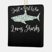 . .サメが好きな女の子 – 贈り物用海 セラミックオーナメント (左)