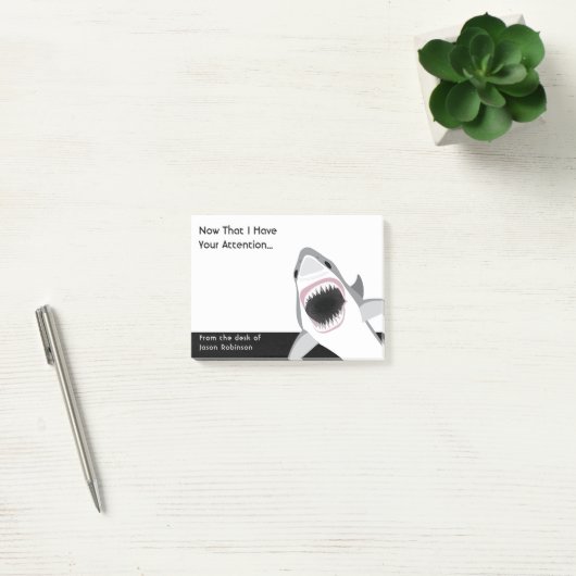 サメが注おもしろい意を引いてメモを取る ポストイット (オフィス)