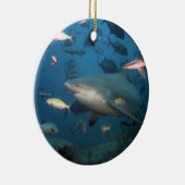 サメと一緒に泳ぐ セラミックオーナメント (右)