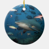 サメと一緒に泳ぐ セラミックオーナメント (裏面)