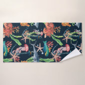 サメと層状の水色シームレスパターン バスタオル (バスタオル)