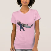 サメと戦うダイビングヘルメット付きヴィンテージダイバー Tシャツ (正面)