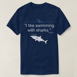 サメと泳ぐのが好き Tシャツ
