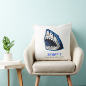サメに殺される仲間…おもしろい引用文 クッション (椅子)