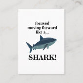 サメのように前進することに焦点を合わせたサメ 名刺 (正面)