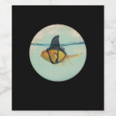 サメのヒレを持つ金魚 ワインラベル (シングルラベル)