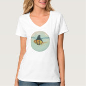 サメのヒレを持つ金魚 Tシャツ (正面)