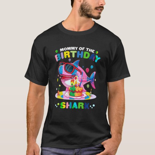 サメのママ誕生日ママママママッチングファミリーT Tシャツ (正面)