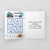 サメのモンスタートラックの5歳の誕生日ハロウィンの迷路 カード (内部)
