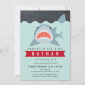 サメの少年 ネイビーブルーのプール誕生日 招待状 (正面)
