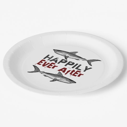 サメの後で幸せにヴィンテージ結婚する ペーパープレート (アングル)